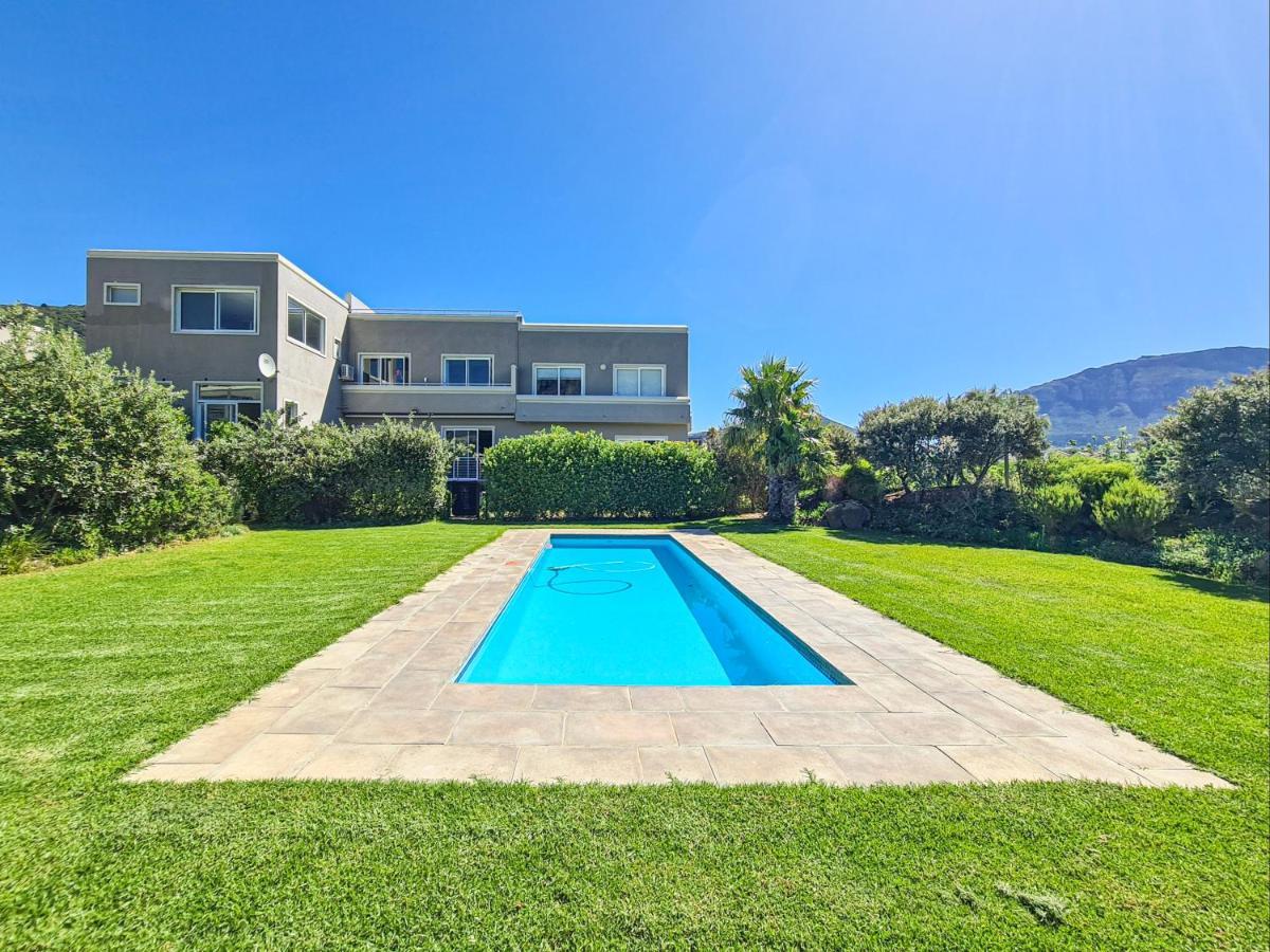 The Beachclub 17 Hout Bay Bagian luar foto